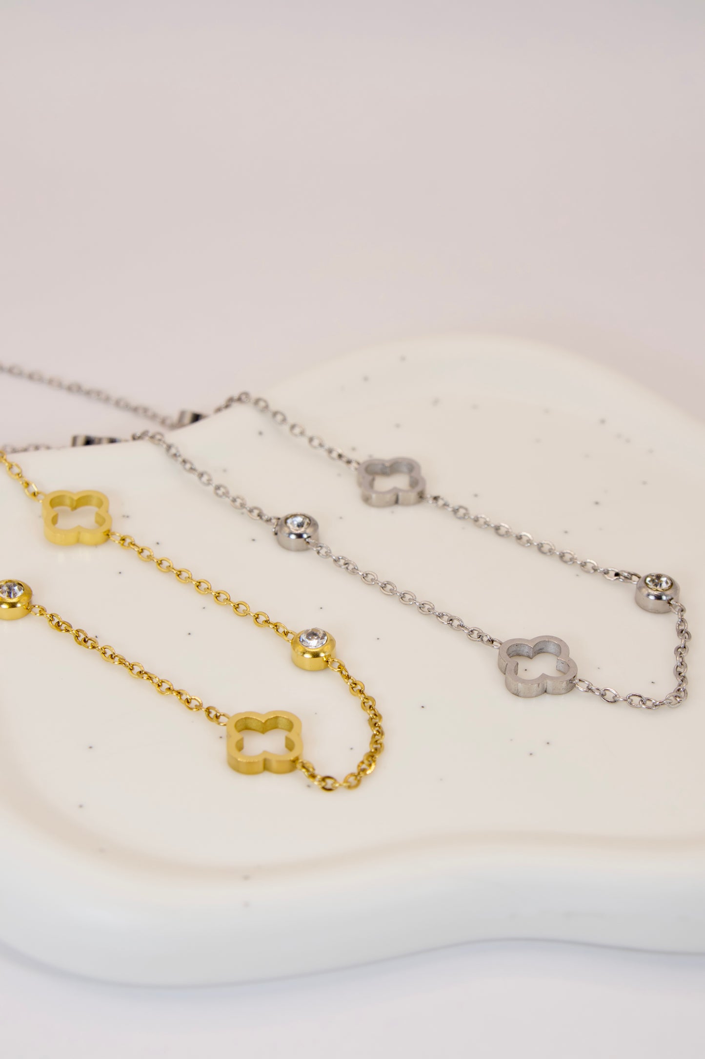 Dainty Clover Necklace