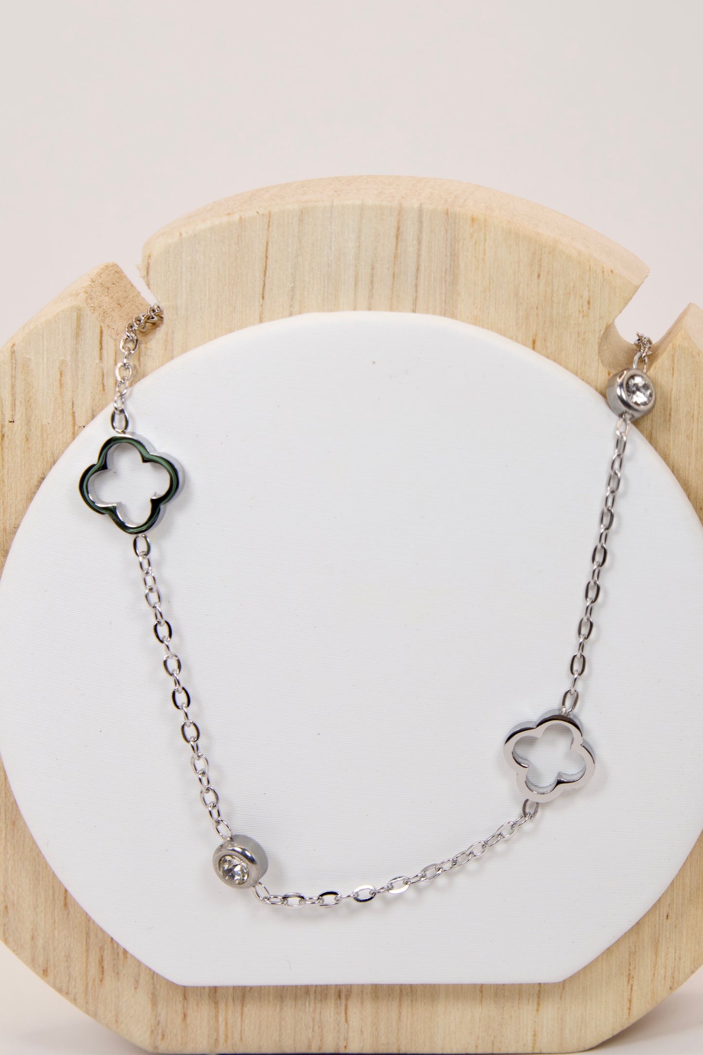 Dainty Clover Necklace