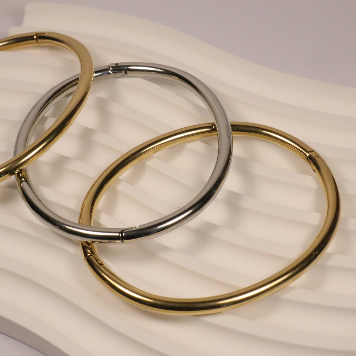 Round Clip Bangle